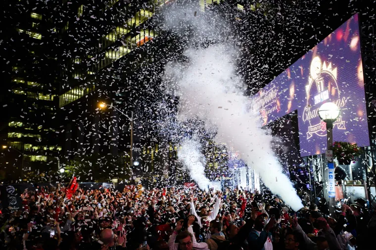 Osvojili naslov NBA prvaka: Pogledajte kako su navijači Toronto Raptorsa proslavili povijesni uspjeh