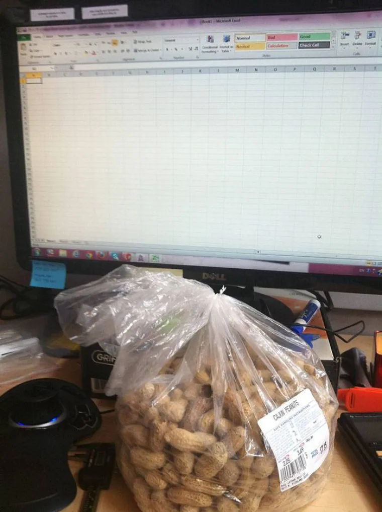 DRUGA POLOVICA MJESECA ZNAČI DA JEDE&Scaron; &Scaron;TO IMA&Scaron;: Ovo su najtužniji obroci koje su ljudi nosili na posao