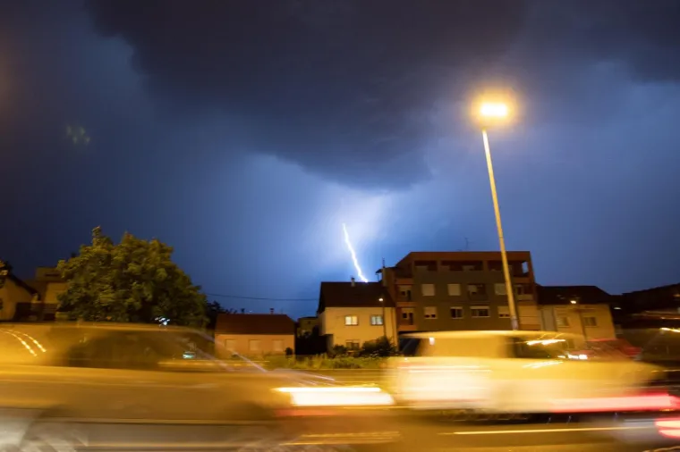 GRMLJAVINSKO NEVRIJEME POHARALO ZAGREB