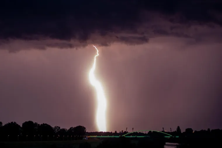 GRMLJAVINSKO NEVRIJEME POHARALO ZAGREB