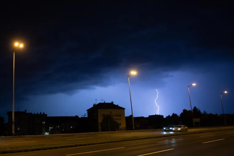 GRMLJAVINSKO NEVRIJEME POHARALO ZAGREB