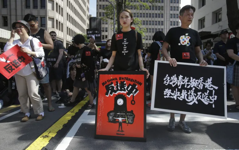 Po paklenoj vrućini novi masovni prosvjedi u Hong Kongu: 'Prestanite nas ubijati!'