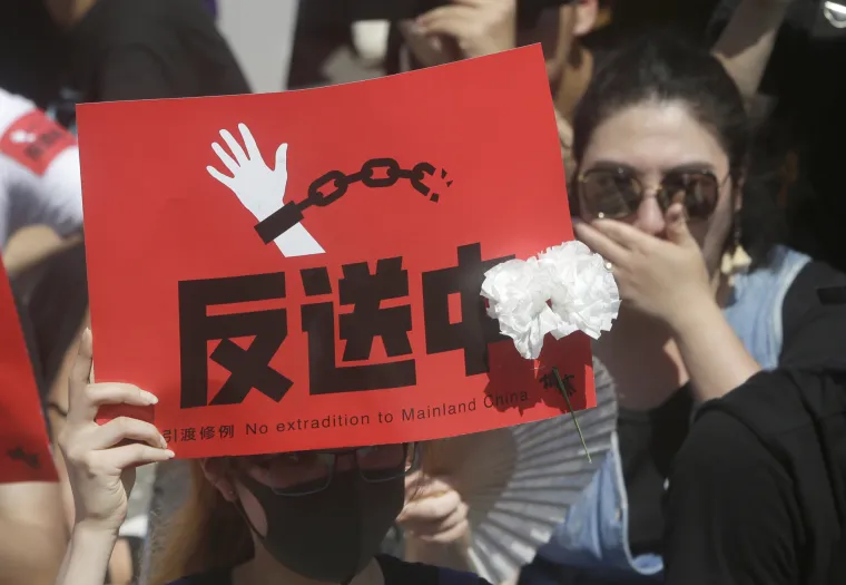 Po paklenoj vrućini novi masovni prosvjedi u Hong Kongu: 'Prestanite nas ubijati!'