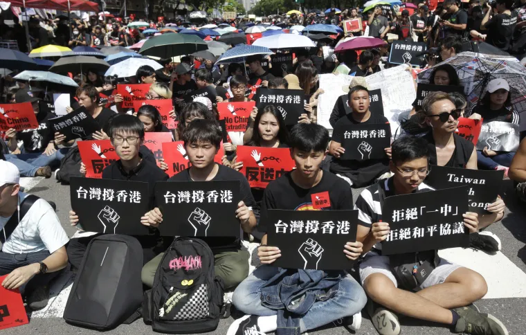 Po paklenoj vrućini novi masovni prosvjedi u Hong Kongu: 'Prestanite nas ubijati!'