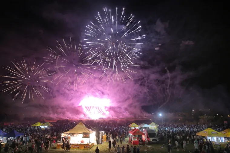 Estonski majstori zapalili nebo iznad Bundeka: Pogledajte spektakularan vatromet!