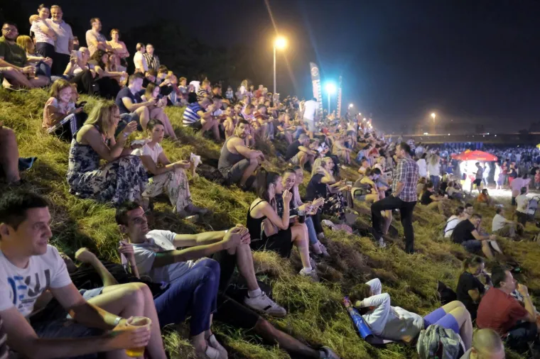 Estonski majstori zapalili nebo iznad Bundeka: Pogledajte spektakularan vatromet!