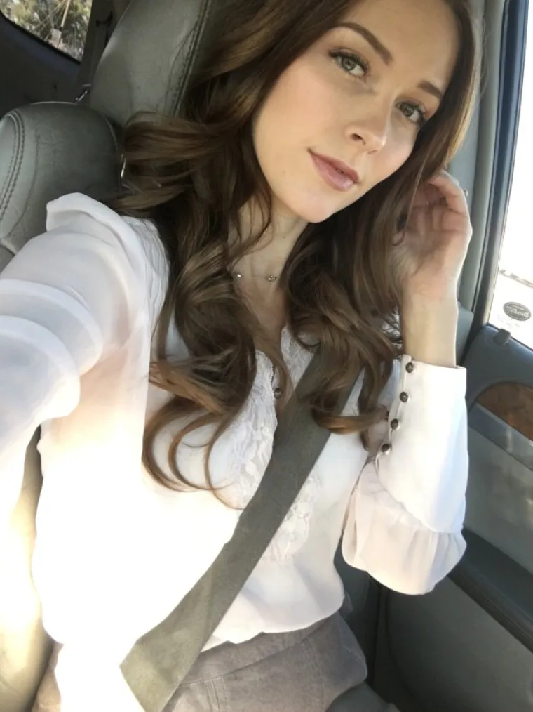 SVE VI&Scaron;E DJEVOJAKA RADI NE&Scaron;TO ČUDNO S POJASOM: I onda se fotografiraju kako bi svima pokazale svoje obline