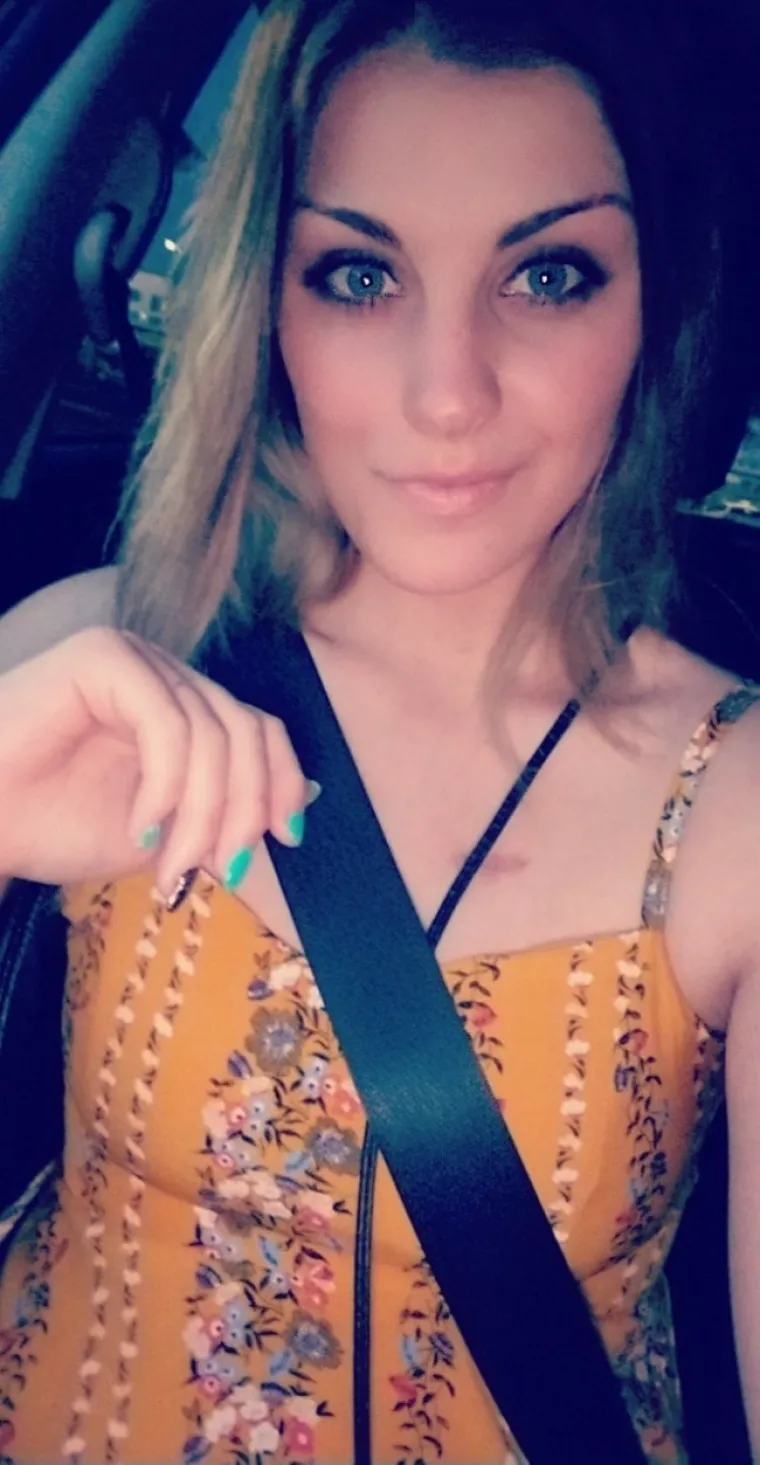 SVE VI&Scaron;E DJEVOJAKA RADI NE&Scaron;TO ČUDNO S POJASOM: I onda se fotografiraju kako bi svima pokazale svoje obline