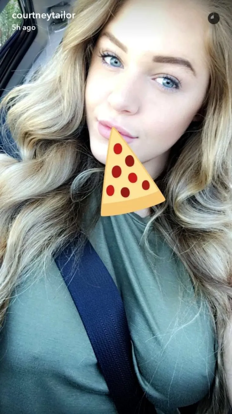 SVE VI&Scaron;E DJEVOJAKA RADI NE&Scaron;TO ČUDNO S POJASOM: I onda se fotografiraju kako bi svima pokazale svoje obline