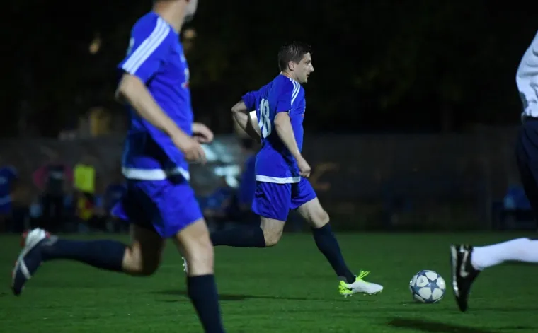 HDZ-ovci po blatnjavom terenu zaigrali nogomet protiv 'Zvijezda': 'Nema prljave igre, samo korektno'