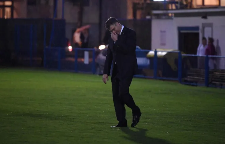 HDZ-ovci po blatnjavom terenu zaigrali nogomet protiv 'Zvijezda': 'Nema prljave igre, samo korektno'