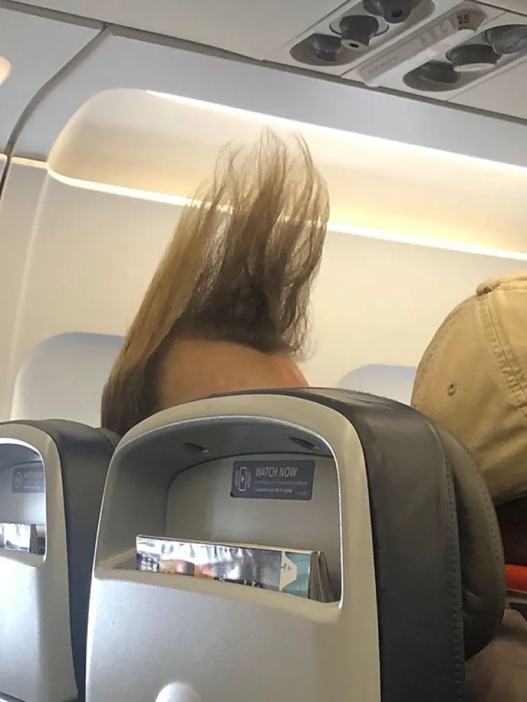 HODAJUĆI DOKAZ ZA&Scaron;TO JE OPASNO NALJUTITI FRIZERE: Ma&scaron;u o&scaron;trim predmetima oko va&scaron;eg vrata, ali to nije najgore...