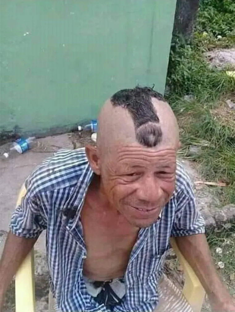 HODAJUĆI DOKAZ ZA&Scaron;TO JE OPASNO NALJUTITI FRIZERE: Ma&scaron;u o&scaron;trim predmetima oko va&scaron;eg vrata, ali to nije najgore...