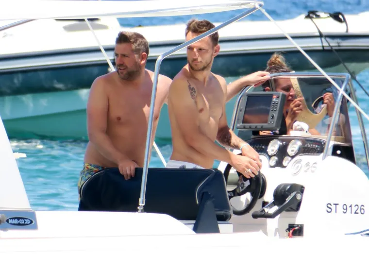 &Scaron;olta - Hrvatski nogometni reprezentativac Ivan Rakitić s obitelji uživa na ljetovanju na jadranskoj obali. Photo: Ivo Čagalj/PIXSELL