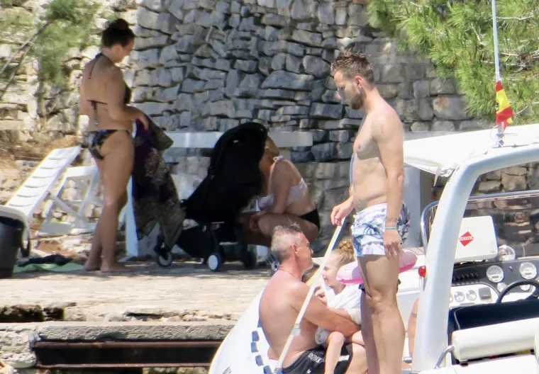 &Scaron;olta - Hrvatski nogometni reprezentativac Ivan Rakitić s obitelji uživa na ljetovanju na jadranskoj obali. Photo: Ivo Čagalj/PIXSELL