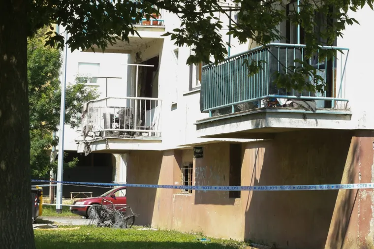 Eksplozija &scaron;okirala Vinkovčane! Raznesen balkon na zgradi, o&scaron;tećena vozila, jedna osoba ozlijeđena