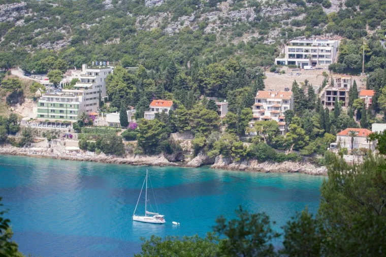 Na jednoj od najljepših lokacija u Dubrovniku grade se luksuzni stanovi! Kao vlasnik se spominje jedan nogometaš