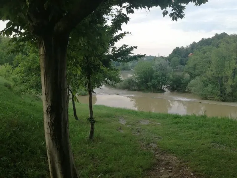 Ovo ne pamte ni najstariji stanovnici koji žive na obali Mrežnice: 'Pretvorila se u blatnu kaljužu'