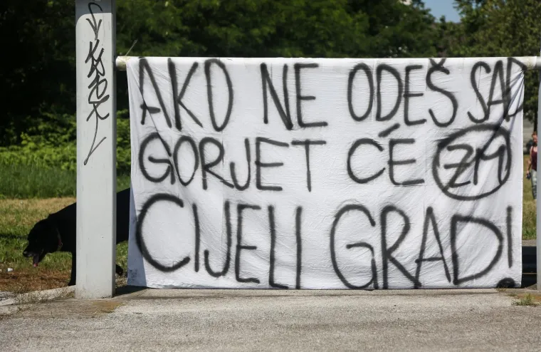 STIGLE FOTOGRAFIJE PRIZORA KOJI JE JUTROS UZNEMIRIO ZAGREPČANE: Ova poruka neće se svidjeti Zdravku Mamiću