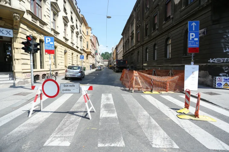 Dok jedni odmaraju na moru, drugi se znoje na vrelom asfaltu: Zagreb je i ovo ljeto postao veliko gradili&scaron;te