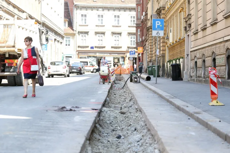 Dok jedni odmaraju na moru, drugi se znoje na vrelom asfaltu: Zagreb je i ovo ljeto postao veliko gradili&scaron;te