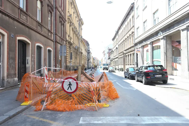 Dok jedni odmaraju na moru, drugi se znoje na vrelom asfaltu: Zagreb je i ovo ljeto postao veliko gradili&scaron;te