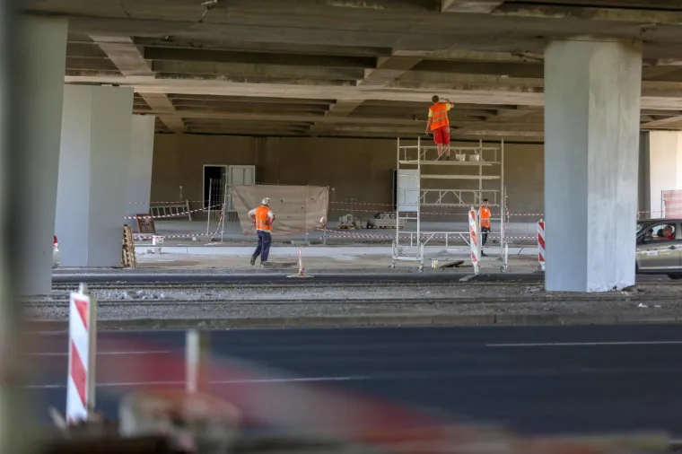 Dok jedni odmaraju na moru, drugi se znoje na vrelom asfaltu: Zagreb je i ovo ljeto postao veliko gradili&scaron;te