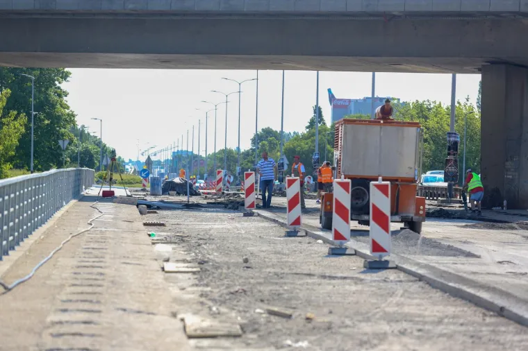 Dok jedni odmaraju na moru, drugi se znoje na vrelom asfaltu: Zagreb je i ovo ljeto postao veliko gradili&scaron;te