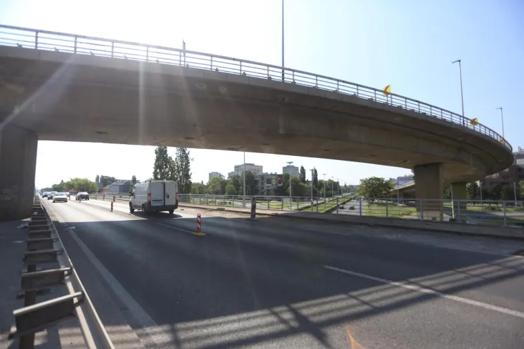 Dok jedni odmaraju na moru, drugi se znoje na vrelom asfaltu: Zagreb je i ovo ljeto postao veliko gradili&scaron;te