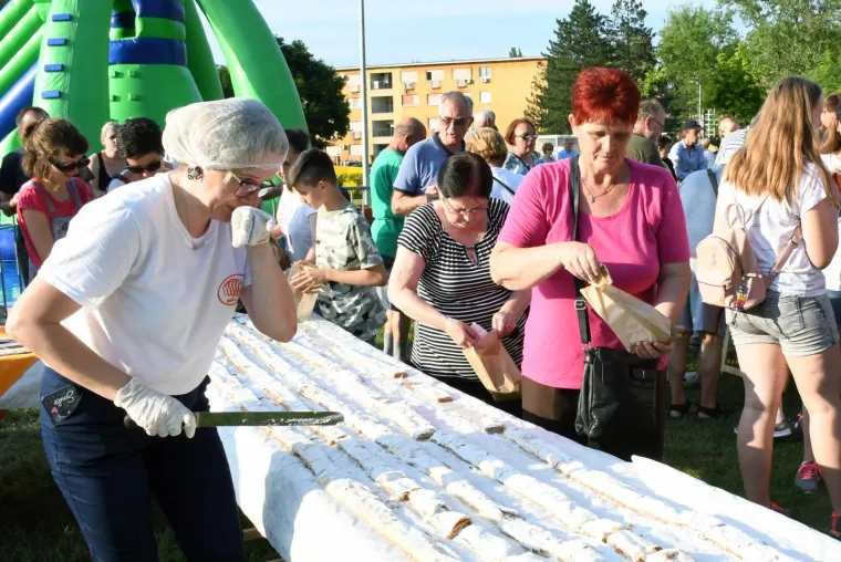 U Sisku pripremljena najduža &scaron;trudla na svijetu dogačka 1,7 kilometar