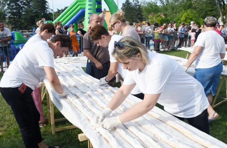 U Sisku pripremljena najduža &scaron;trudla na svijetu dogačka 1,7 kilometar