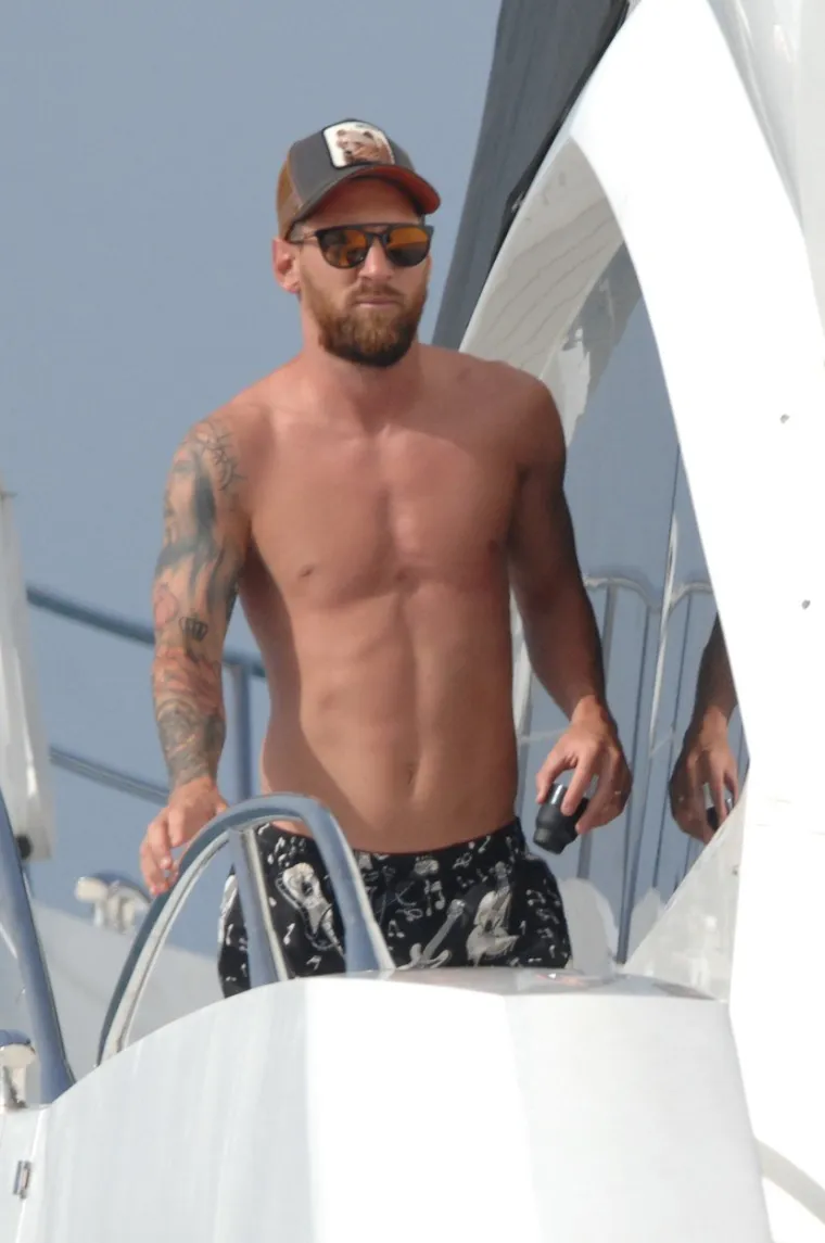 OVO JEDNOSTAVNO MORATE VIDJETI: Ovako je Messi izgledao kao klinac; ovo je urnebesno