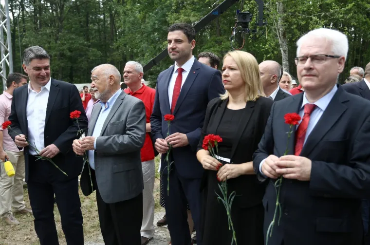 Zoran Milanović slavi Dan antifa&scaron;ističke borbe: Uz bok su mu stajali Bandić, Mesić, Josipović...