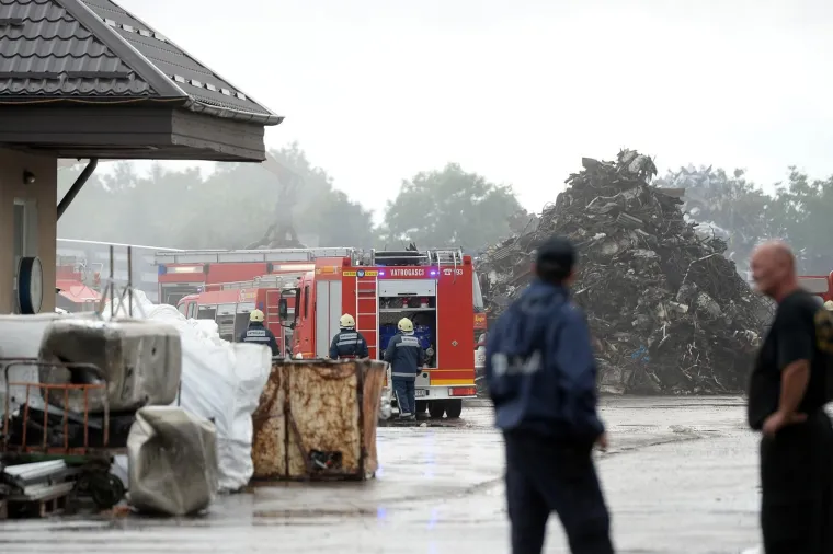 Požar u Varaždinu! Plamen se počeo &scaron;iriti iz prostorije za sortiranje mje&scaron;ovitog otpada