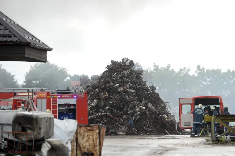 Požar u Varaždinu! Plamen se počeo &scaron;iriti iz prostorije za sortiranje mje&scaron;ovitog otpada