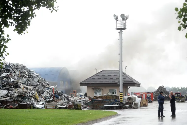 Požar u Varaždinu! Plamen se počeo &scaron;iriti iz prostorije za sortiranje mje&scaron;ovitog otpada