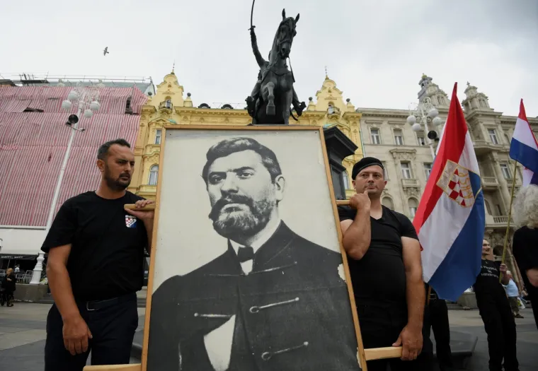 Desničari marširali centrom Zagreba uz budno oko policije i s porukom: 'Oslobodimo Hrvatsku'