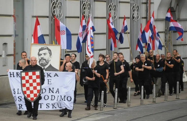Desničari mar&scaron;irali centrom Zagreba uz budno oko policije i s porukom: 'Oslobodimo Hrvatsku'