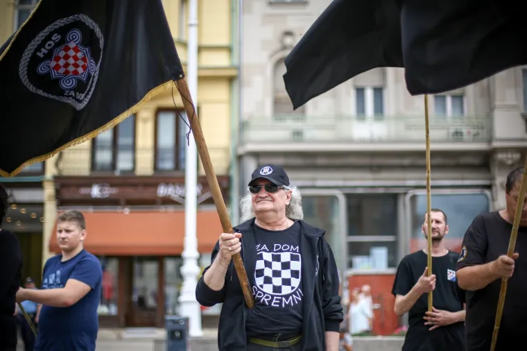 Desničari mar&scaron;irali centrom Zagreba uz budno oko policije i s porukom: 'Oslobodimo Hrvatsku'