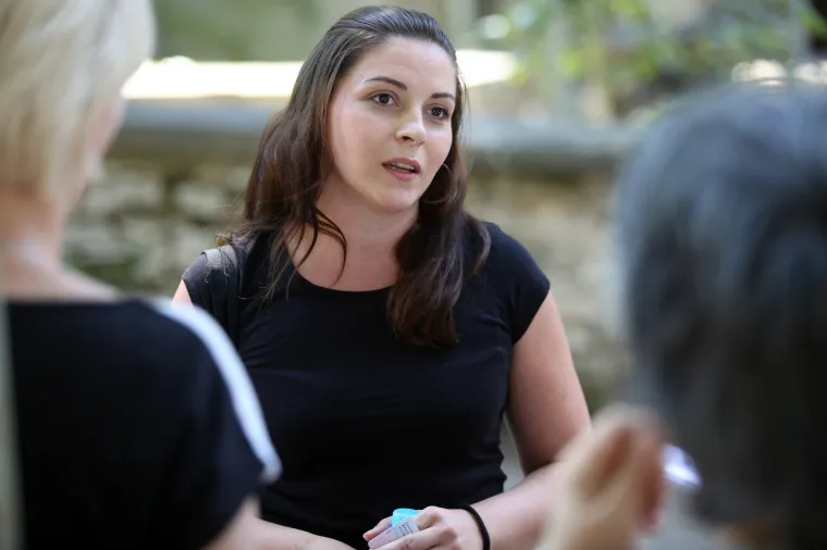 SLUČAJ SILOVANJA I ZLOSTAVLJANJA &Scaron;TIĆENIKA: Održali prosvjed ispred Doma za odgoj djece i mladeži u Puli