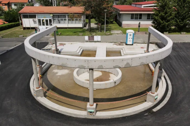Slučajnost ili? U zagorskoj općini Konj&scaron;čina novcem iz EU gradi se fontana u obliku slova 'U'