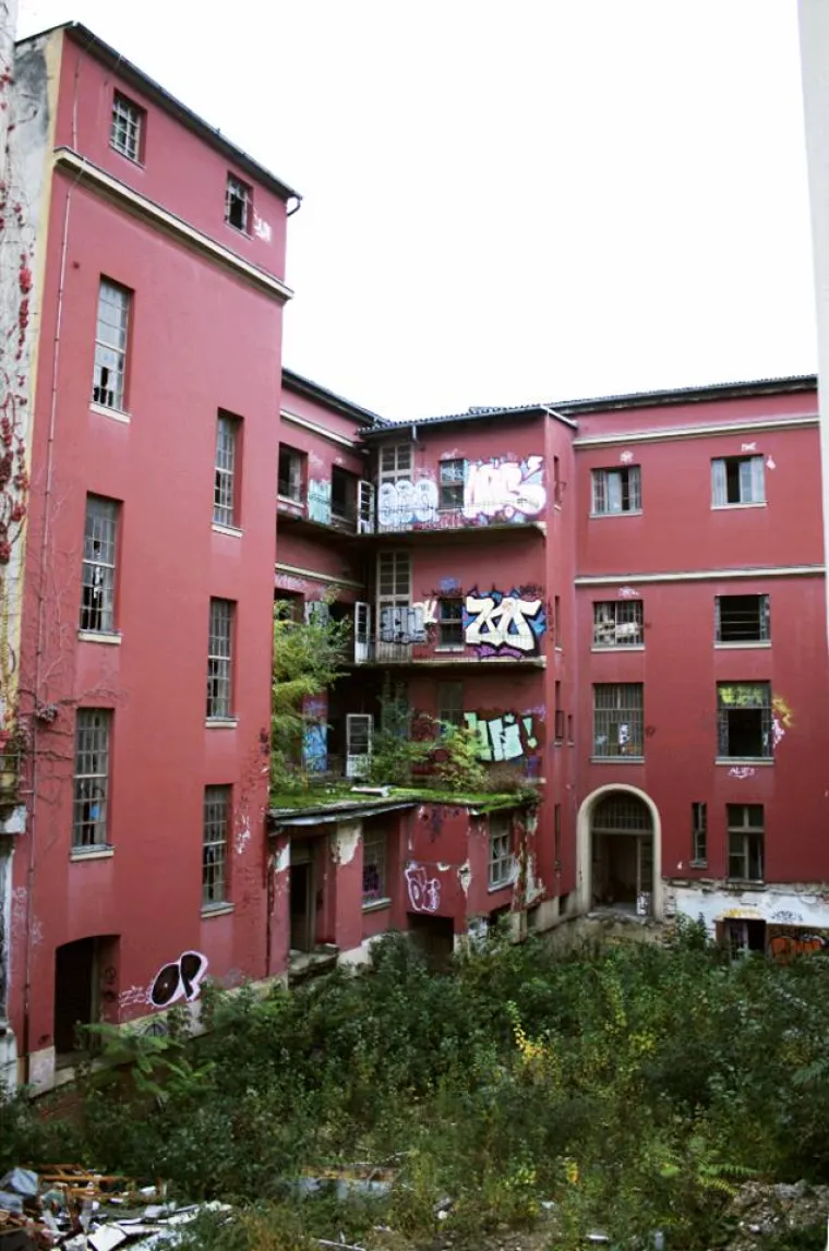 Umjesto kičastih grbova i metastaze fontana: Doživite Zagreb kroz mistične 'antirazglednice'