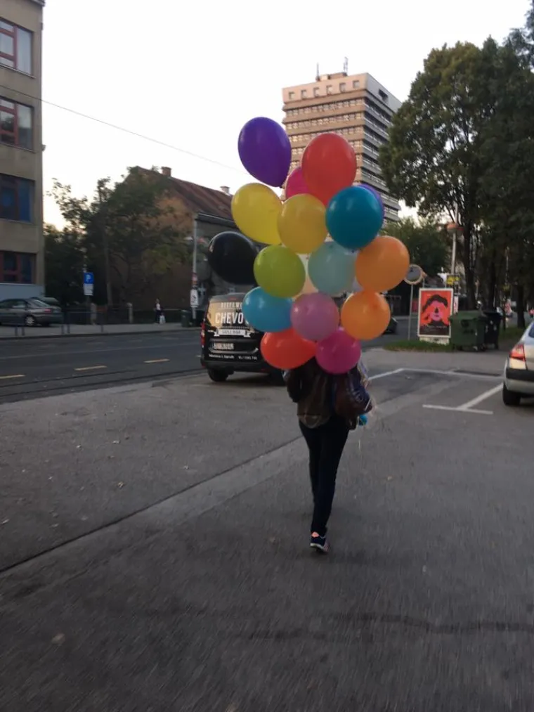 Umjesto kičastih grbova i metastaze fontana: Doživite Zagreb kroz mistične 'antirazglednice'