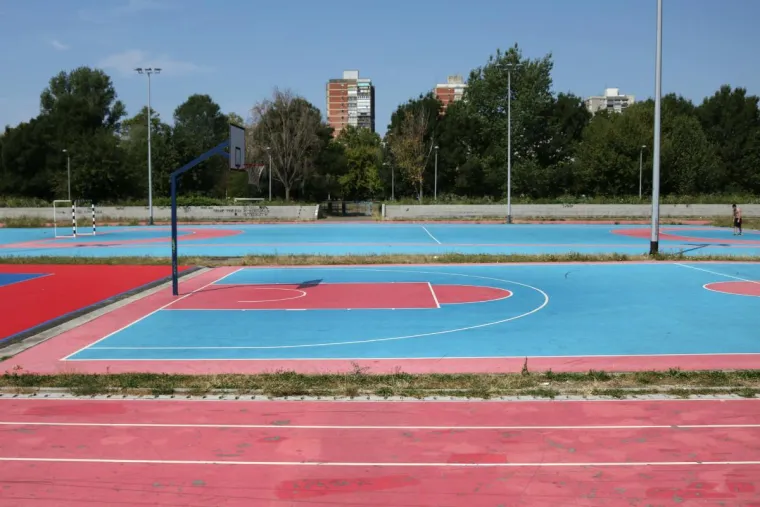 Umjesto kičastih grbova i metastaze fontana: Doživite Zagreb kroz mistične 'antirazglednice'