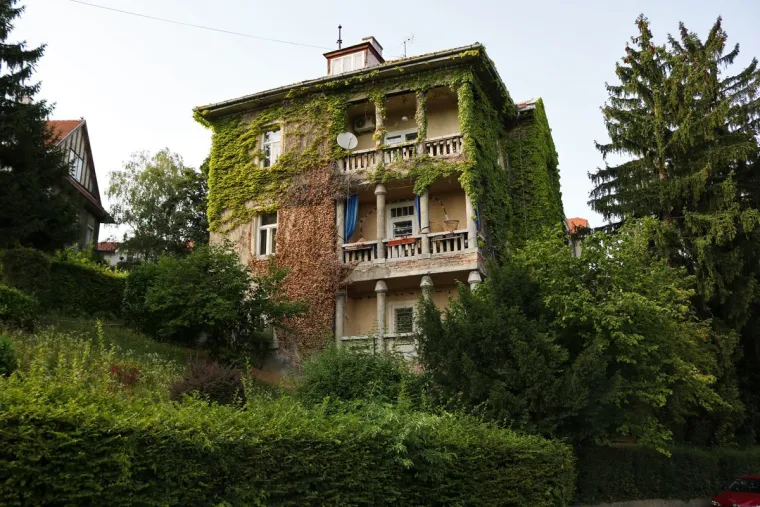 Umjesto kičastih grbova i metastaze fontana: Doživite Zagreb kroz mistične 'antirazglednice'