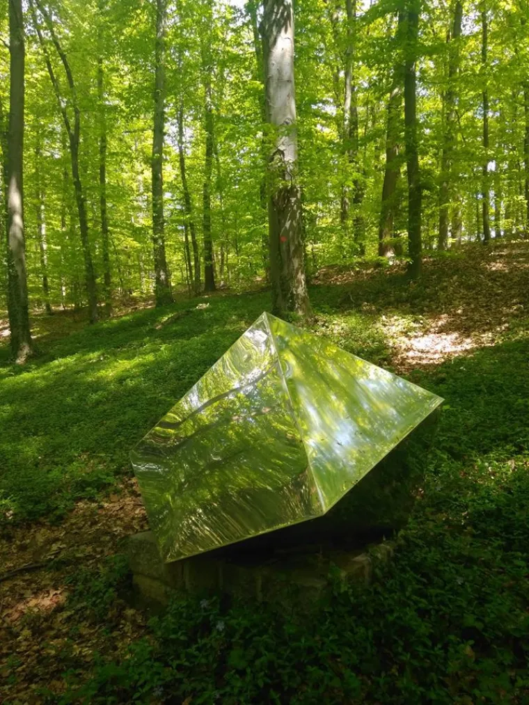 Umjesto kičastih grbova i metastaze fontana: Doživite Zagreb kroz mistične 'antirazglednice'