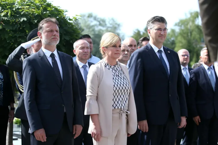 Državni vrh na Mirogoju položio vijenac povodom Dana državnosti