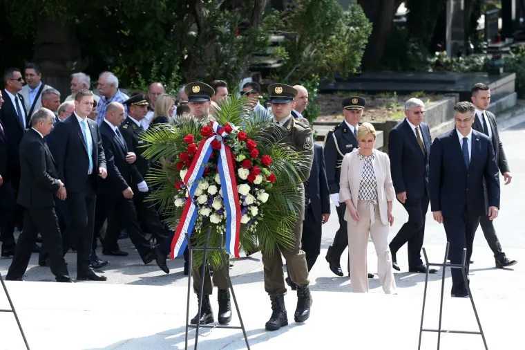 Državni vrh na Mirogoju položio vijenac povodom Dana državnosti
