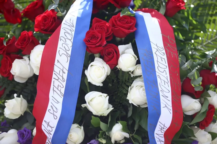 Državni vrh na Mirogoju položio vijenac povodom Dana državnosti