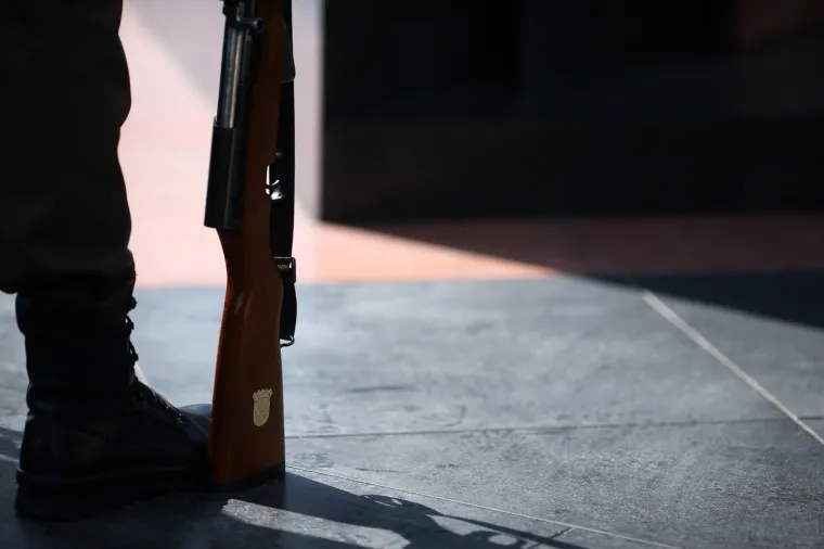 DAN HRVATSKE DRŽAVNOSTI: Državni vrh položio vijence na grobnici za neidentificirane žrtve Domovinskog rata